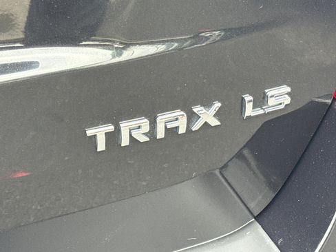 Used 2016 Chevrolet Trax LS w/ LPO, Cargo Package FWD image 9