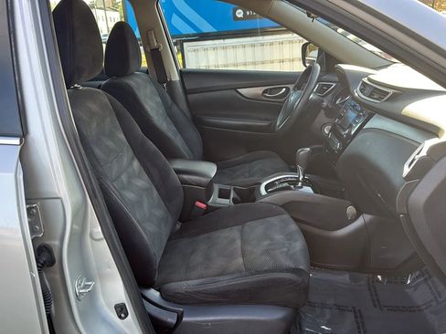 Used 2015 Nissan Rogue S image 23