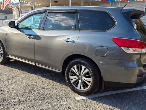 Used 2015 Nissan Pathfinder S image 7