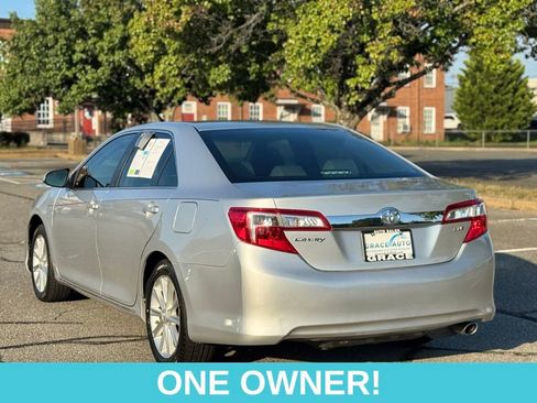 Used 2014 Toyota Camry XLE image 7