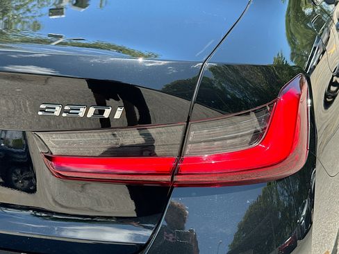 Certified 2023 BMW 330i Sedan w/ Convenience Package RWD image 31