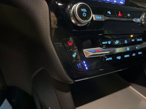 Used 2022 Ford Explorer Limited w/ Limited Technology Package image 37