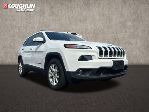 Used 2017 Jeep Cherokee Latitude w/ Cold Weather Group AWD/4WD image 1