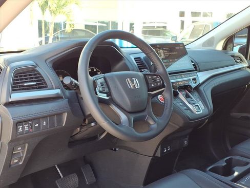Certified 2025 Honda Odyssey EX-L image 16