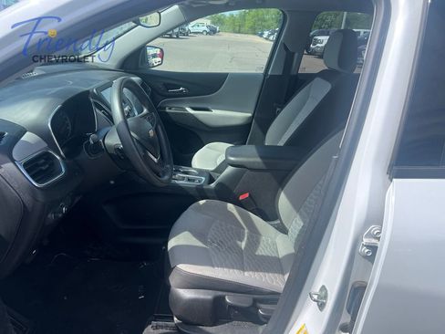 Used 2018 Chevrolet Equinox LS AWD/4WD image 2
