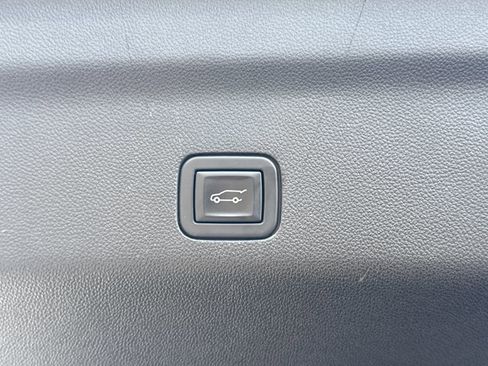 Used 2023 GMC Yukon XL AT4 w/ AT4 Premium Package image 13