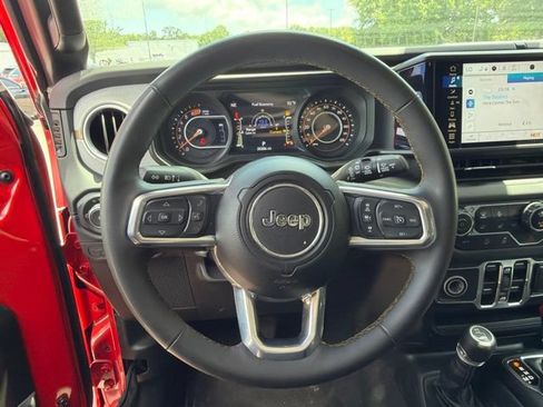 Used 2024 Jeep Wrangler Unlimited Sahara w/ Technology Group AWD/4WD image 14