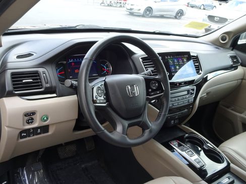 Used 2021 Honda Pilot Touring image 8