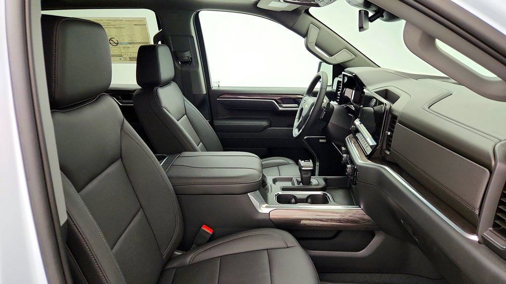 Used 2026 Chevrolet Silverado 1500 LTZ AWD/4WD image 23