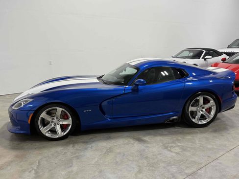 Used 2013 SRT Viper GTS w/ GTS Laguna Interior Pkg image 23