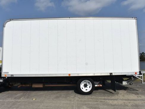 Used 2021 Isuzu NPR image 4