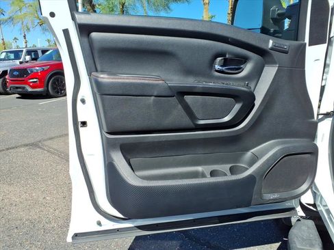 Used 2024 Nissan Titan PRO-4X w/ Pro-4x Convenience Package image 18