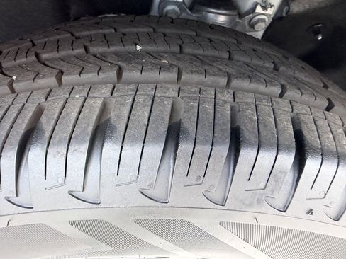 Used 2022 Ford Explorer XLT w/ Equipment Group 202A RWD image 33