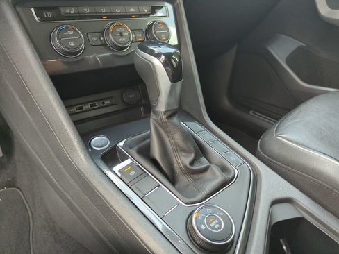 Used 2019 Volkswagen Tiguan SEL Premium AWD/4WD image 42
