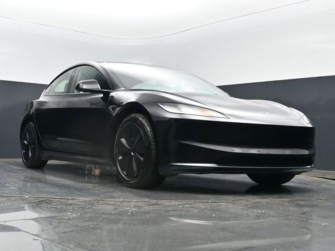 Used 2024 Tesla Model 3 Standard Range RWD image 16