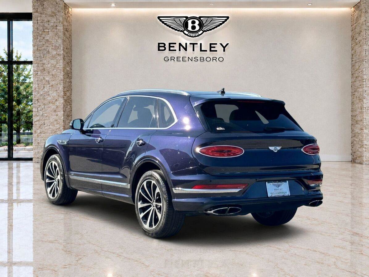 Used 2022 Bentley Bentayga AWD/4WD image 3