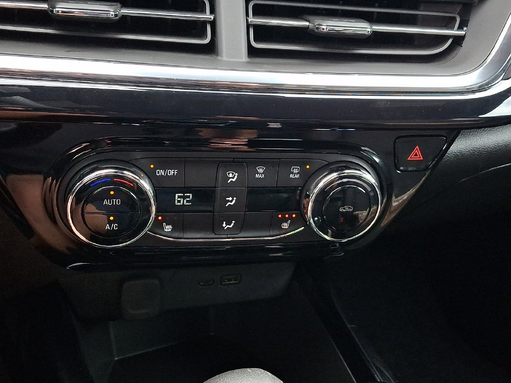 Used 2024 Chevrolet Trax RS w/ Driver Confidence Package FWD image 17