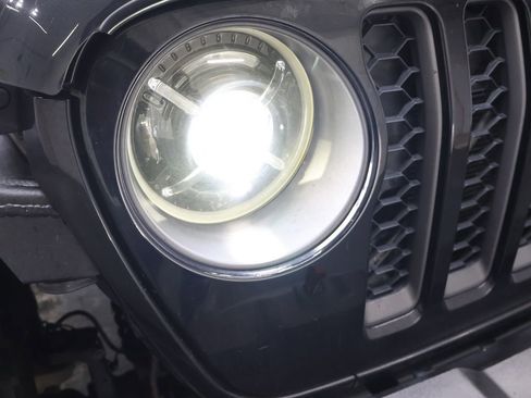 Used 2020 Jeep Gladiator Rubicon AWD/4WD image 30
