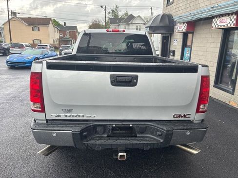 Used 2013 GMC Sierra 1500 SLT w/ SLT Convenience Package AWD/4WD image 4