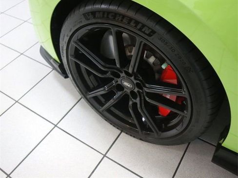 Used 2020 Ford Mustang Shelby GT500 w/ Technology Package RWD image 8