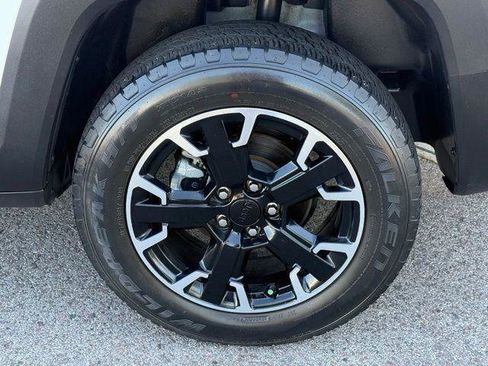Used 2023 Jeep Renegade Trailhawk AWD/4WD image 13
