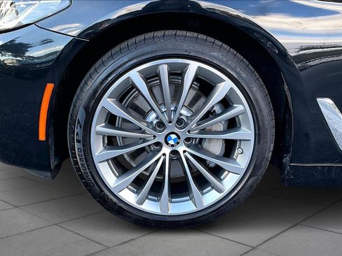Certified 2023 BMW 530i image 9