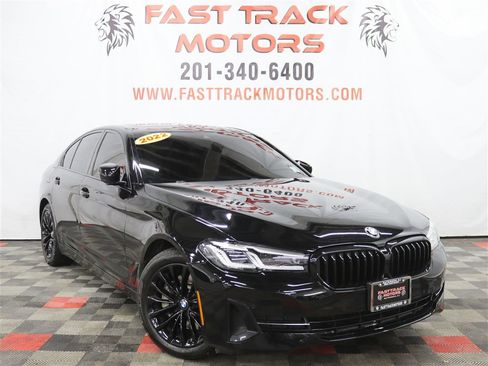 Used 2022 BMW 530i xDrive w/ Convenience Package AWD/4WD image 3