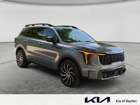 Used 2024 Kia Sorento SX AWD/4WD image 3