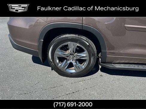 Used 2019 Toyota Highlander Limited Platinum AWD/4WD image 34