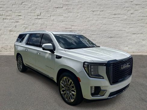Used 2023 GMC Yukon XL Denali Ultimate AWD/4WD image 7