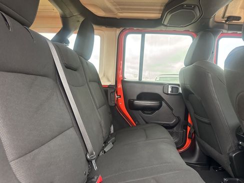 Used 2018 Jeep Wrangler Unlimited Sport S image 30