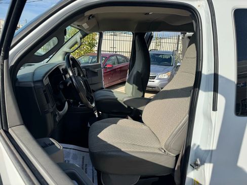 Used 2020 Chevrolet Express 3500 LS image 22