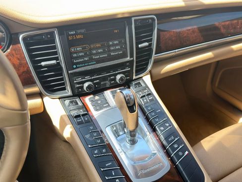 Used 2013 Porsche Panamera 4 Platinum Edition image 13