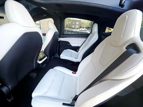 Used 2023 Tesla Model X AWD image 54