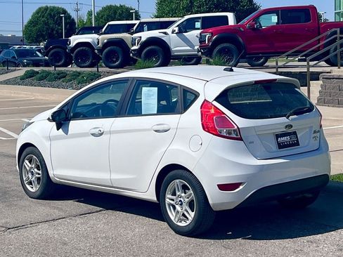 Used 2017 Ford Fiesta SE FWD image 4