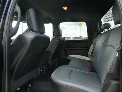 Used 2021 RAM 2500 Tradesman w/ Chrome Appearance Group AWD/4WD image 17