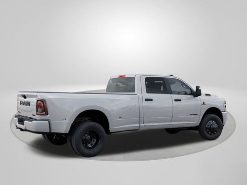 New 2026 RAM 3500 Big Horn AWD/4WD image 4