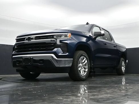 Used 2023 Chevrolet Silverado 1500 LT AWD/4WD image 39