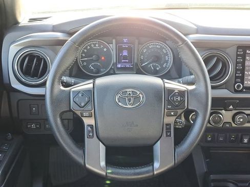 Used 2020 Toyota Tacoma TRD Sport w/ Technology Package image 22