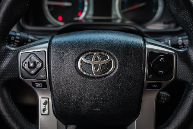 Used 2018 Toyota 4Runner Limited AWD/4WD image 29