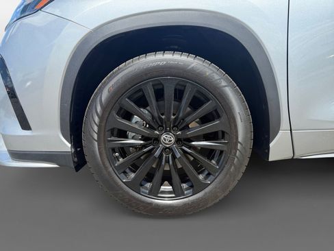 Certified 2025 Toyota Highlander XSE AWD/4WD image 14