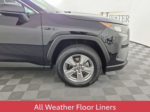 Used 2022 Toyota RAV4 LE AWD/4WD image 12