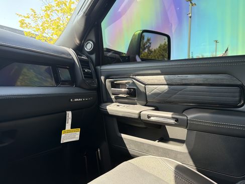 Used 2026 RAM 3500 Limited AWD/4WD image 23