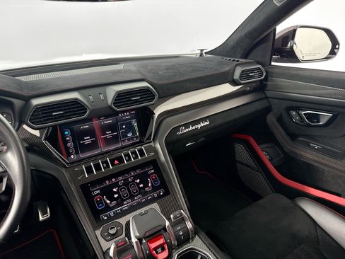 Used 2023 Lamborghini Urus Performante AWD/4WD image 26
