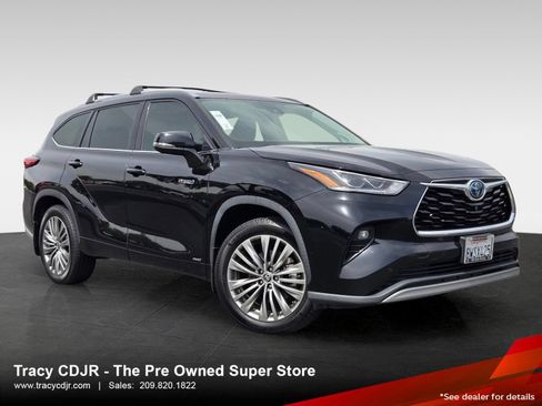 Used 2021 Toyota Highlander Platinum AWD/4WD image 1