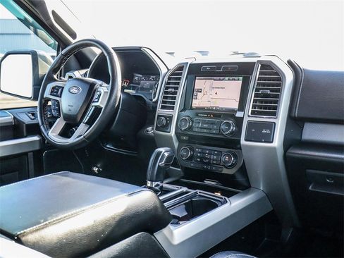 Used 2015 Ford F150 Lariat image 24