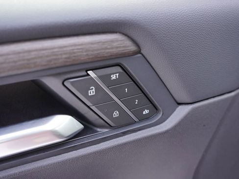 Certified 2025 GMC Acadia Denali image 24