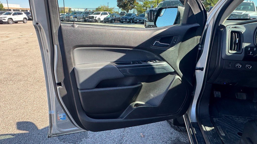 Used 2017 Chevrolet Colorado Z71 AWD/4WD image 19