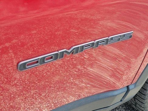 Used 2025 Jeep Compass Trailhawk AWD/4WD image 9