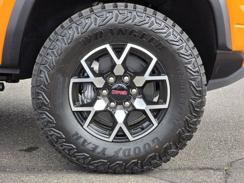 New 2026 GMC Canyon AT4X image 9